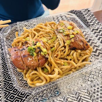 Saigon House - 52. Garlic Noodle with Grilled Chicken ( M xo Ti G Nng - Vietnamese Near Me - San Leandro, California Saigon House - 52. Garlic Noodle with Grilled Chicken ( M xo Ti G Nng - Vietnamese Near Me - San Leandro, California