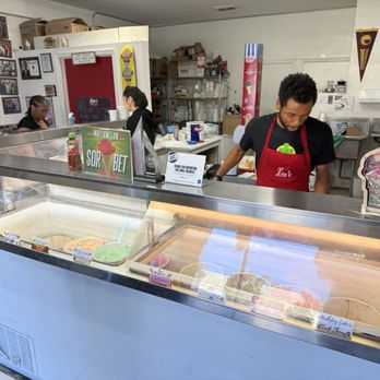 Ken's Ice Cream Parlor - Ice Cream lineup - Ice Cream & Frozen Yogurt Near Me - Carson, California