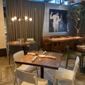 Beatrix - Inside view - New American Near Me - Chicago, Illinois