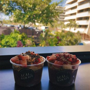 Acai Hawaii - Açaí bowls in the patio of the hotel - Acai Bowls Near Me - Kailua-Kona, Hawaii