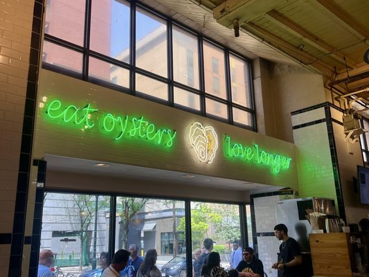 Pearl's Oyster Bar by null