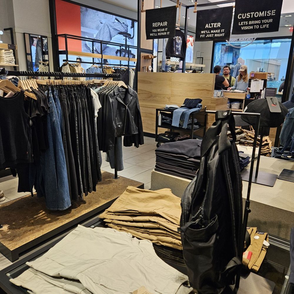 Levi's Store - Inside the store - Men's Clothing Near Me - Los Angeles, California Levi's Store - Inside the store - Men's Clothing Near Me - Los Angeles, California