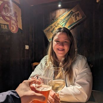 Pizzeria Ae Oche - Cheers Bianco house wine and rosso beer of Venice - Pizza Near Me - Venezia, VE Pizzeria Ae Oche - Cheers Bianco house wine and rosso beer of Venice - Pizza Near Me - Venezia, VE