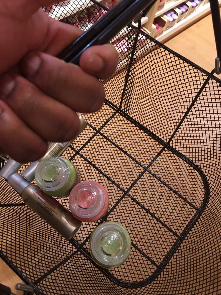 THE YANKEE CANDLE Updated September 2024 8129 Honeygo Blvd, Nottingham, Maryland Candle