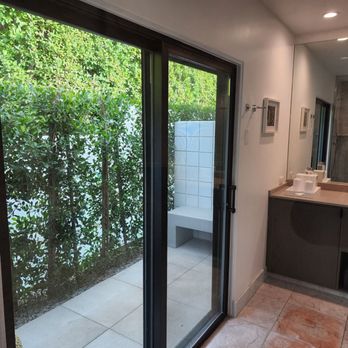 Twin Palms Resort - Bathroom and patio - Resorts Near Me - Palm Springs, California Twin Palms Resort - Bathroom and patio - Resorts Near Me - Palm Springs, California