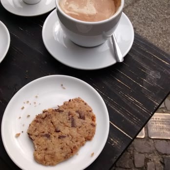 Lekkamokka - Milchkaffee und Cookie - Cafes Near Me - Berlin, BE Lekkamokka - Milchkaffee und Cookie - Cafes Near Me - Berlin, BE