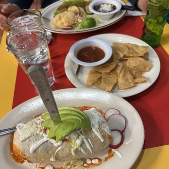 La Parrilla Kitchen - Veggie burrito and chips and salsa and tilapia - Mexican Near Me - Beaverton, Oregon La Parrilla Kitchen - Veggie burrito and chips and salsa and tilapia - Mexican Near Me - Beaverton, Oregon