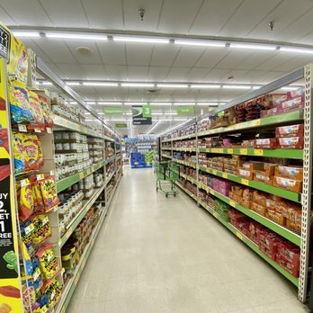 Dollar General Market - a grocery store aisle - Grocery Near Me - Mulberry, Florida Dollar General Market - a grocery store aisle - Grocery Near Me - Mulberry, Florida