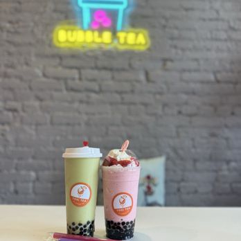 Yoxi teatime - Cold Matcha Milk Tea and Strawberry Shake (Santa Special) - Coffee & Tea Near Me - Covina, California