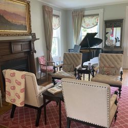 34 State Historic Luxury Suites - The living room