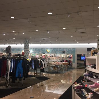 Nordstrom Topanga - Department Stores Near Me - Canoga Park, California