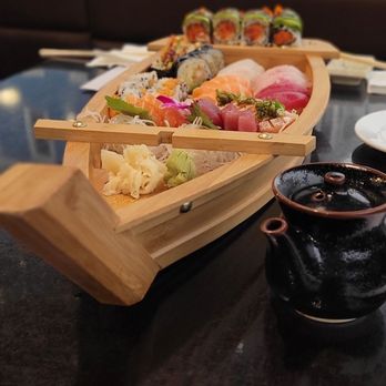 Boonton Sushi House - Love boat - Sushi Bars Near Me - Boonton, New Jersey