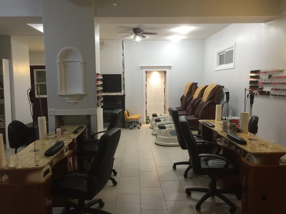 SUNNY NAILS Updated September 2024 496 King Street E, Kitchener