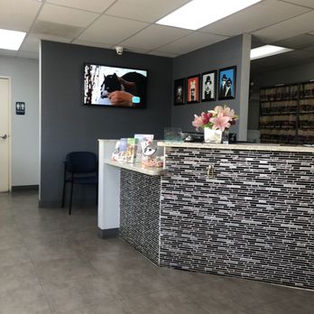 Crescenta Valley Veterinary Hospital - Veterinarians Near Me - La Crescenta, California