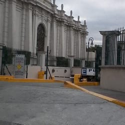 Periódico Reforma - Un costado del edificio