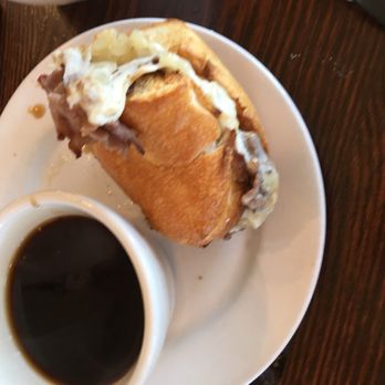 la Madeleine - Half sandwich French dip sandwich and tomato soup - Breakfast & Brunch Near Me - Dallas, Texas la Madeleine - Half sandwich French dip sandwich and tomato soup - Breakfast & Brunch Near Me - Dallas, Texas