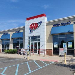 AAA Edison Car Care Insurance Travel Center