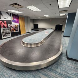 Middle Georgia Regional Airport - Luggage conveyor belt