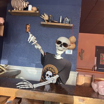 Ta’Chingon Mexican Kitchen - New & Unique style . Love how they made their new restaurant pop out ! - Mexican Near Me - Winter Park, Florida