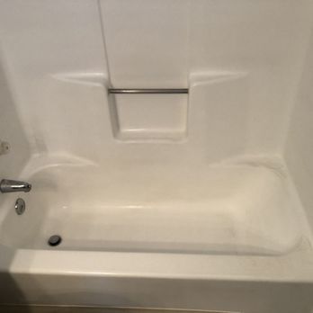 Alder Creek Apartments - Our Tub the day we moved out! - Apartments Near Me - Paso Robles, California
