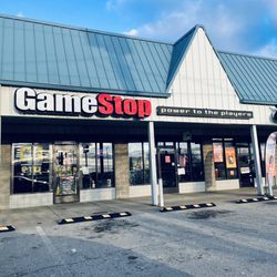 Game Stop - Entrance