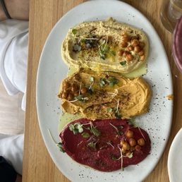 Hummus trio Hummus trio