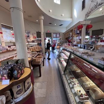 Kee Wah Bakery - Inside - Bakeries Near Me - San Gabriel, California