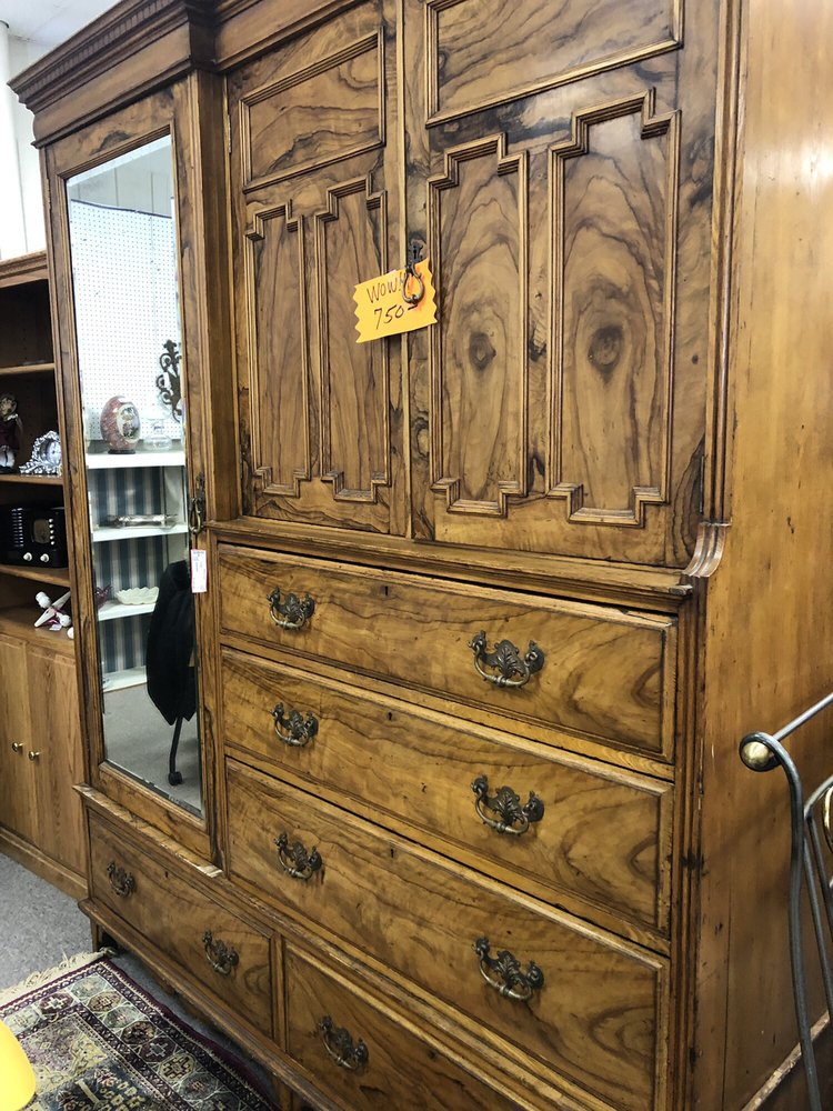 HOME AGAIN CONSIGNMENT 35 Photos & 11 Reviews Home Decor 941 Namquid Dr, Warwick, RI