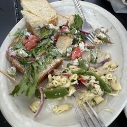 SoCo Grille - Wilted lettuce, brown avocado, crappy white bread and gross macaroni salad.