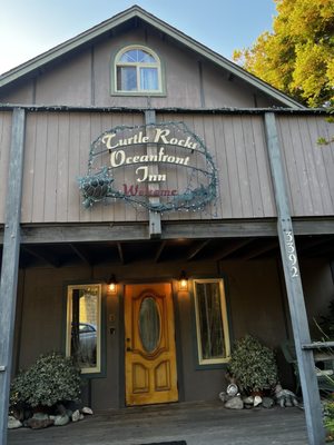 Turtle Rocks Oceanfront Inn by null