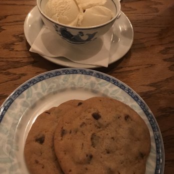 Community Tavern - Chocolate chip cookie. Vanilla gelato - New American Near Me - Chicago, Illinois