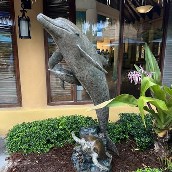 Discovery Cove - Statue. - Amusement Parks Near Me - Orlando, Florida Discovery Cove - Statue. - Amusement Parks Near Me - Orlando, Florida