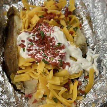 Baked - Classic Loaded Spud - This was so good! - Food Trucks Near Me - Sunriver, Oregon Baked - Classic Loaded Spud - This was so good! - Food Trucks Near Me - Sunriver, Oregon