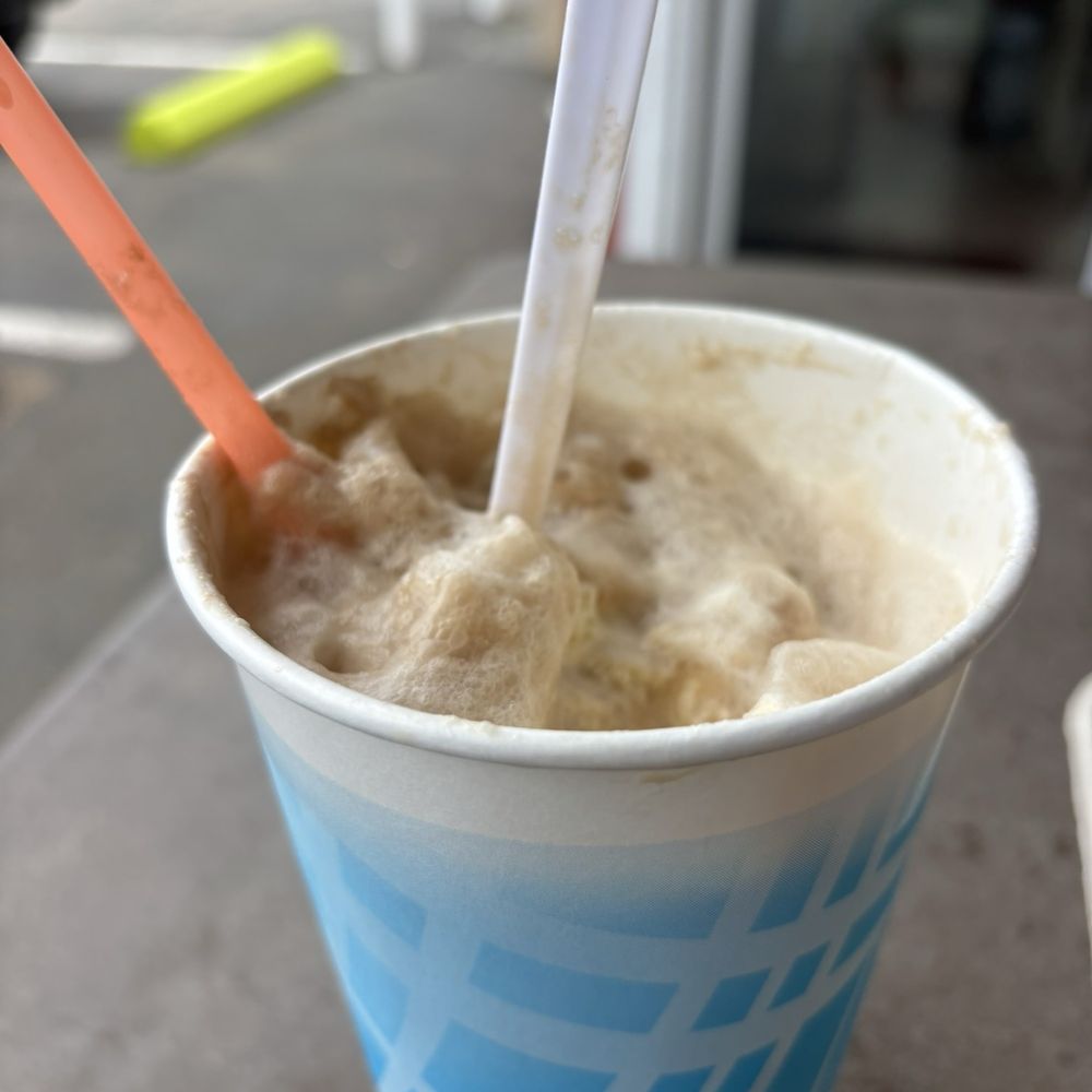 Countryside Drive In - Root Rootbeer Float 32ozbeer - Burgers Near Me - Sacramento, California