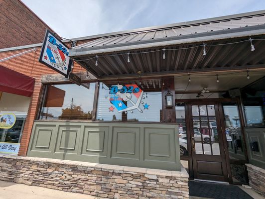 B-52s American Bar & Grill by null