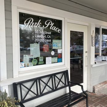 Park Place Restaurant - Italian Near Me - Lakeport, California