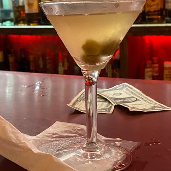 Marie's Crisis Cafe - Dirty Martini - Piano Bars Near Me - New York, New York Marie's Crisis Cafe - Dirty Martini - Piano Bars Near Me - New York, New York
