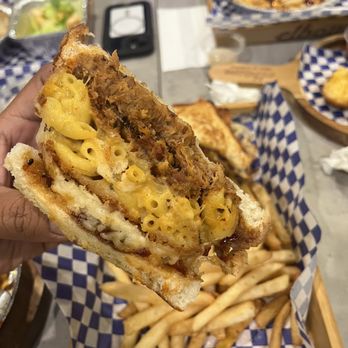 Elbows Mac N Cheese - Pulled Pork Grilled Cheese - American Near Me - Pharr, Texas