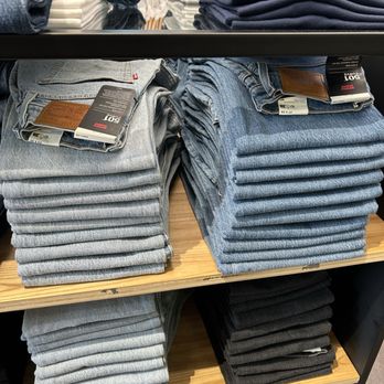 Levi’s Store - Accessories Near Me - Austin, Texas