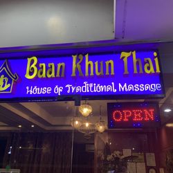 Baan Khun Thai - Outside