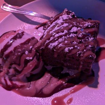 Lola Rosa - Brownie and ice cream - Vegan Near Me - Montreal, Quebec Lola Rosa - Brownie and ice cream - Vegan Near Me - Montreal, Quebec