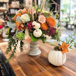 Cottage Country Flowers - Thanksgiving arrangement