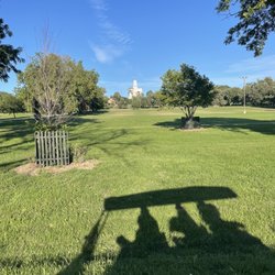 Cruz Nauvoo - View from Main St. going north towards Young St.