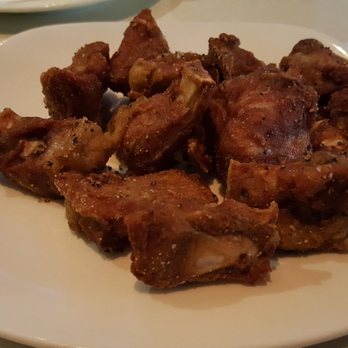 Earls Kitchen + Bar - Canadian (New) Near Me - Banff, Alberta Earls Kitchen + Bar - Canadian (New) Near Me - Banff, Alberta
