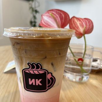 Neko Koneko - Cold brew, Strawberry with Caramel drizzle...It works so well! Look at those layers - Coffee & Tea Near Me - Honolulu, Hawaii