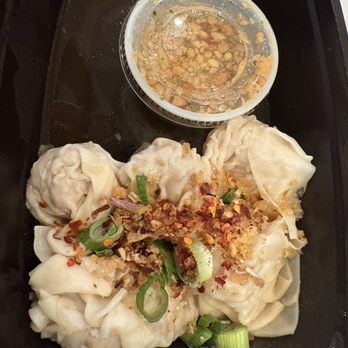 Pomelo Thai Boutique Restaurant - Spicy Wontons - Thai Near Me - New Orleans, Louisiana Pomelo Thai Boutique Restaurant - Spicy Wontons - Thai Near Me - New Orleans, Louisiana