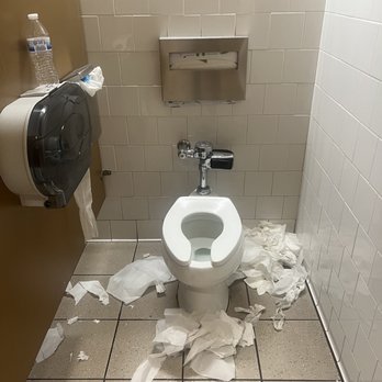 Camarillo Premium Outlets - This was the clean stall. There was poop on the floor in the other stall. - Shopping Centers Near Me - Camarillo, California Camarillo Premium Outlets - This was the clean stall. There was poop on the floor in the other stall. - Shopping Centers Near Me - Camarillo, California