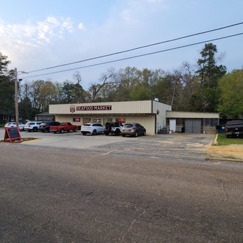 The Wharf's Boiling Shack - front distant - Seafood Near Me - Laurel, Mississippi
