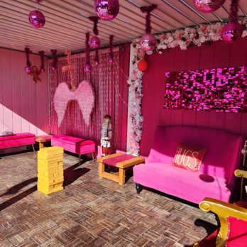 Watermark - Some of the super cute outdoor areaa - Cocktail Bars Near Me - New York, New York Watermark - Some of the super cute outdoor areaa - Cocktail Bars Near Me - New York, New York