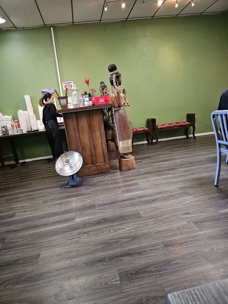 Thai House - Photo 2